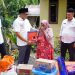 Wabup Raja Sayang Serahkan Bantuan Masa Panik kepada Korban Kebakaran di Kabu Blang Sapek