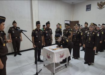 Kajari Nagan Raya Lantik Sejumlah Pejabat Eselon IV