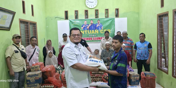 PT Socfindo Seumanyam Salurkan Bantuan Sembako untuk 15 Penyandang Disabilitas